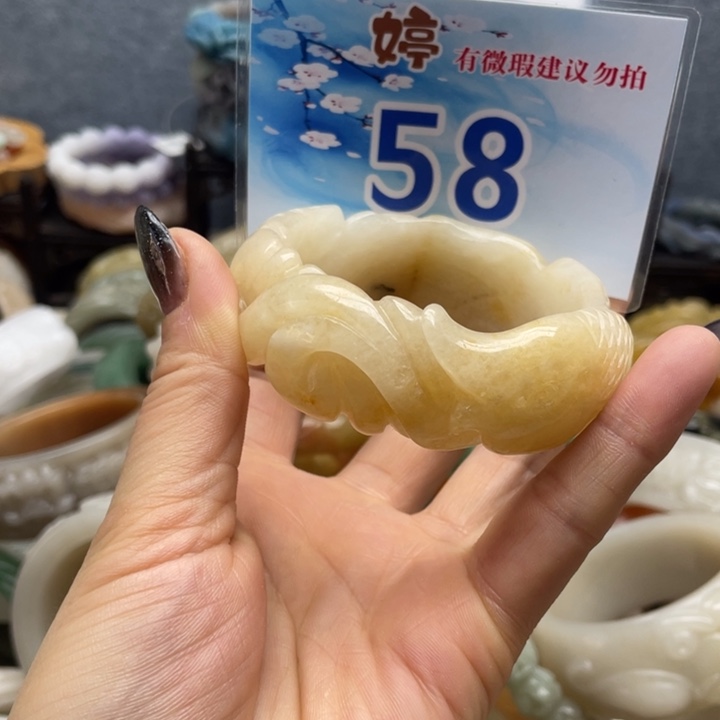 石英岩玉未镶嵌手镯