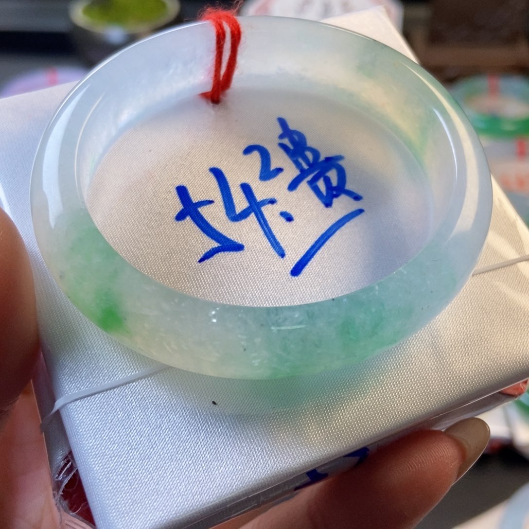 翡翠未镶嵌手镯11冰透飘翠绿贵妃