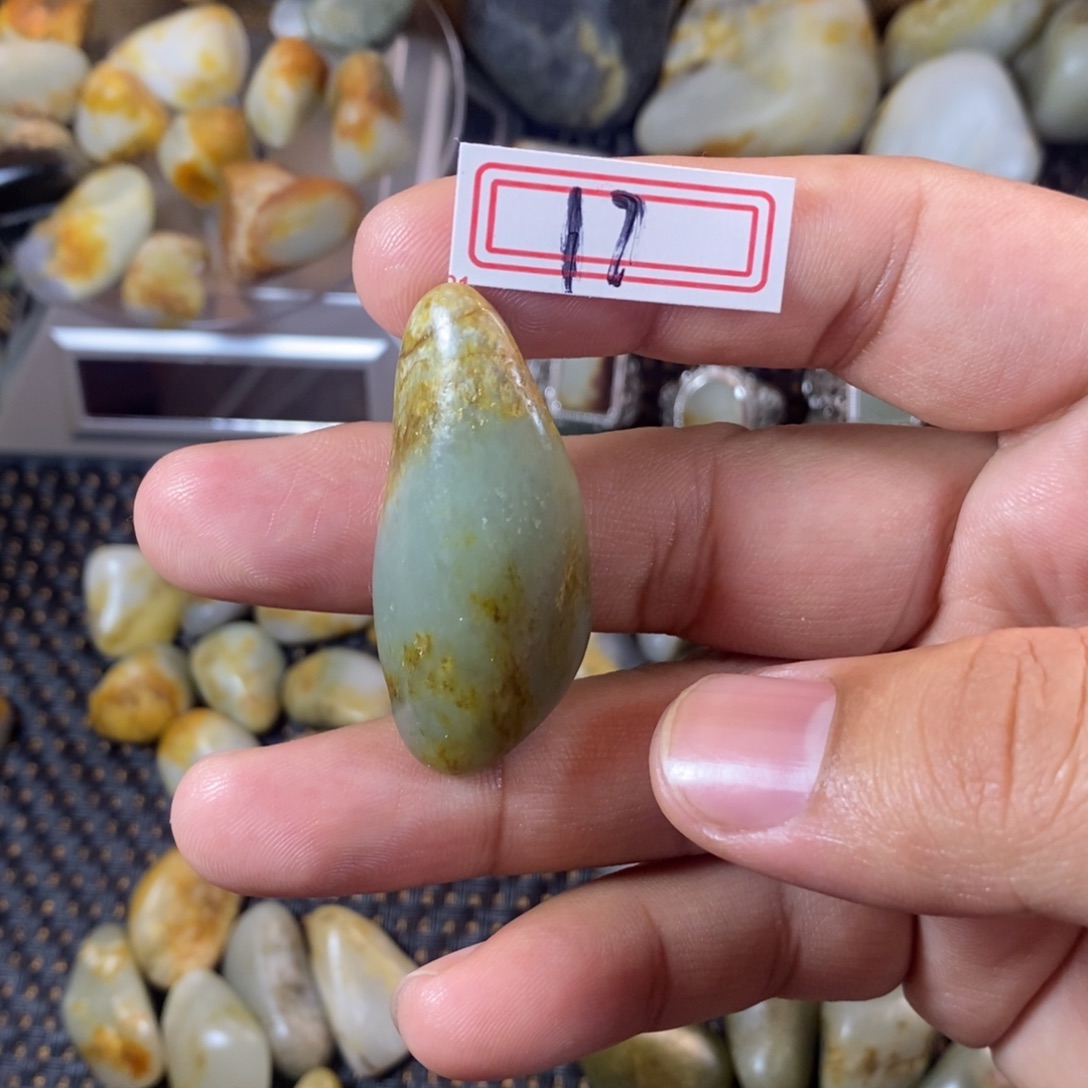 和田玉（糖玉）未镶嵌挂件