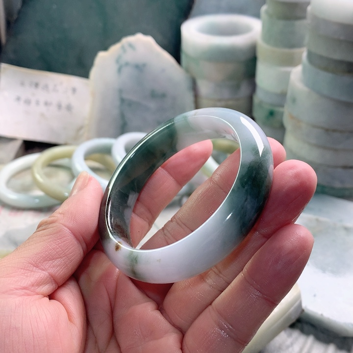 裸石翡翠彬翡翠手镯