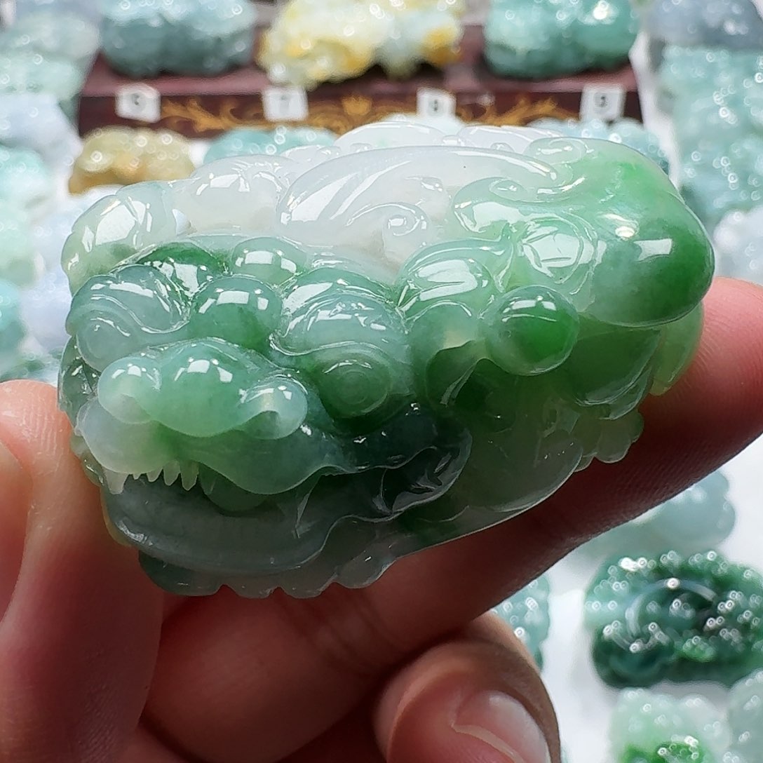 翡翠挂件未镶嵌貔貅