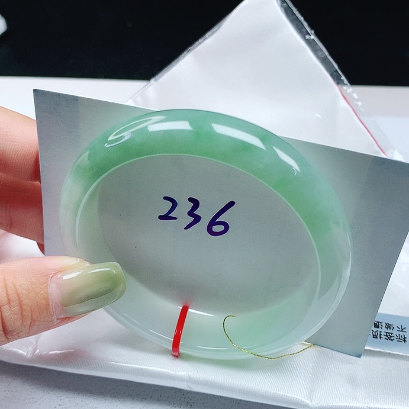 【闪购商品】翡翠未镶嵌手镯 正圈56+