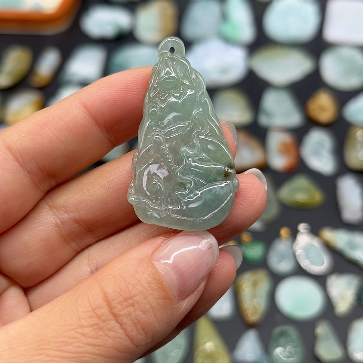 【闪购商品】翡翠颈饰未镶嵌亭亭玉立