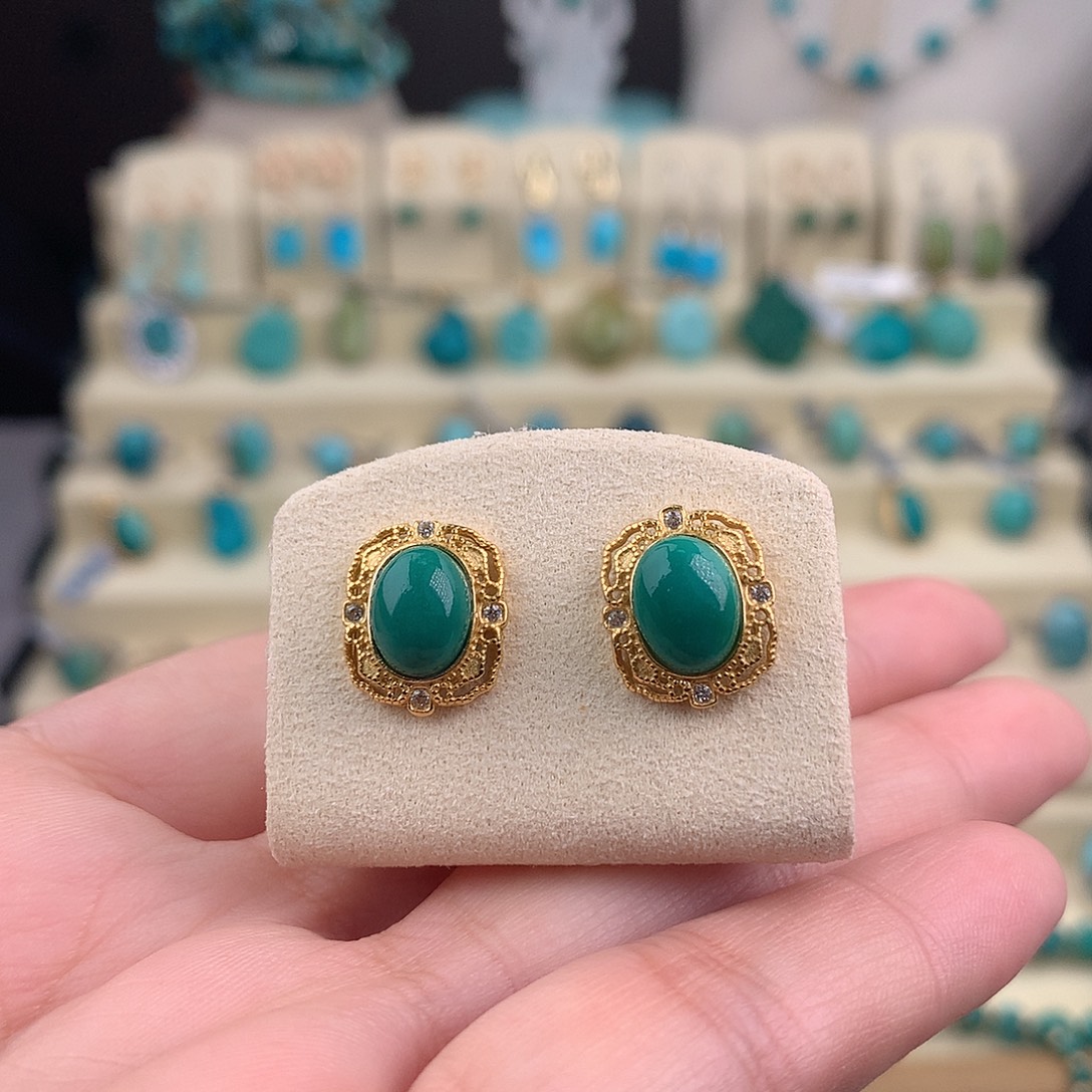 绿松石未镶嵌耳饰