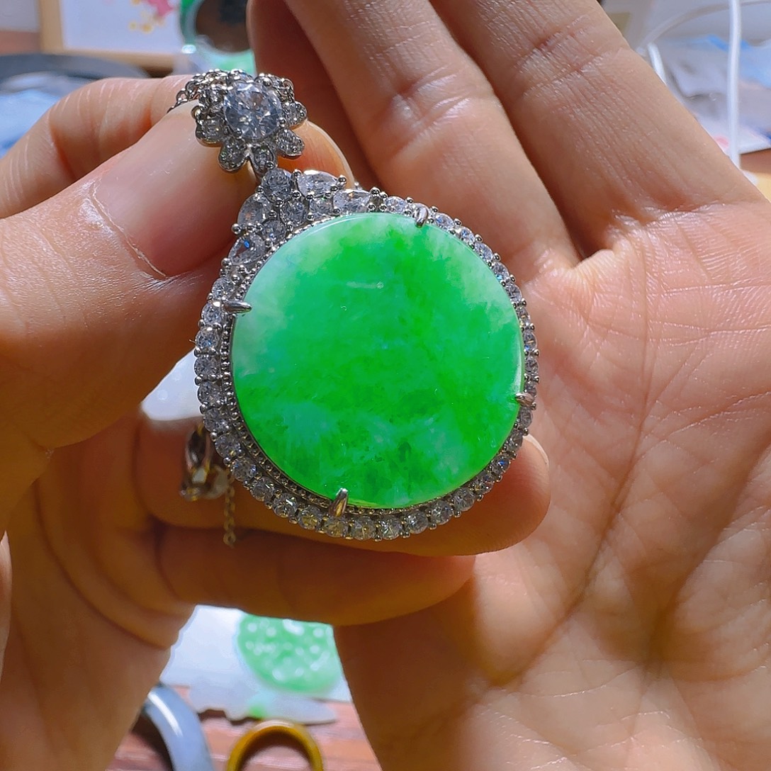 九***线翡翠未镶嵌颈饰翡翠660