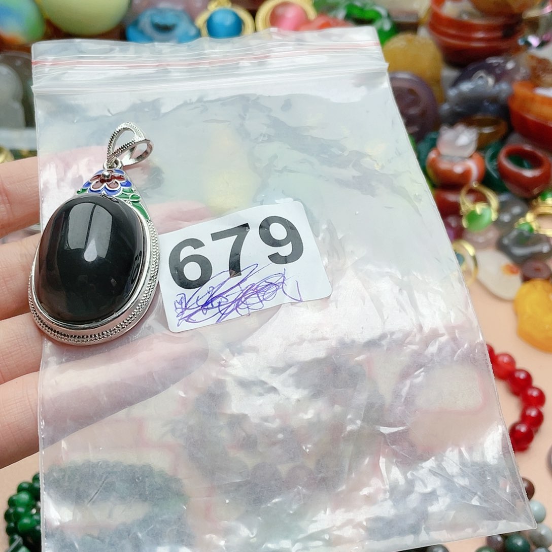 合金颈饰玛瑙/玉髓老*V