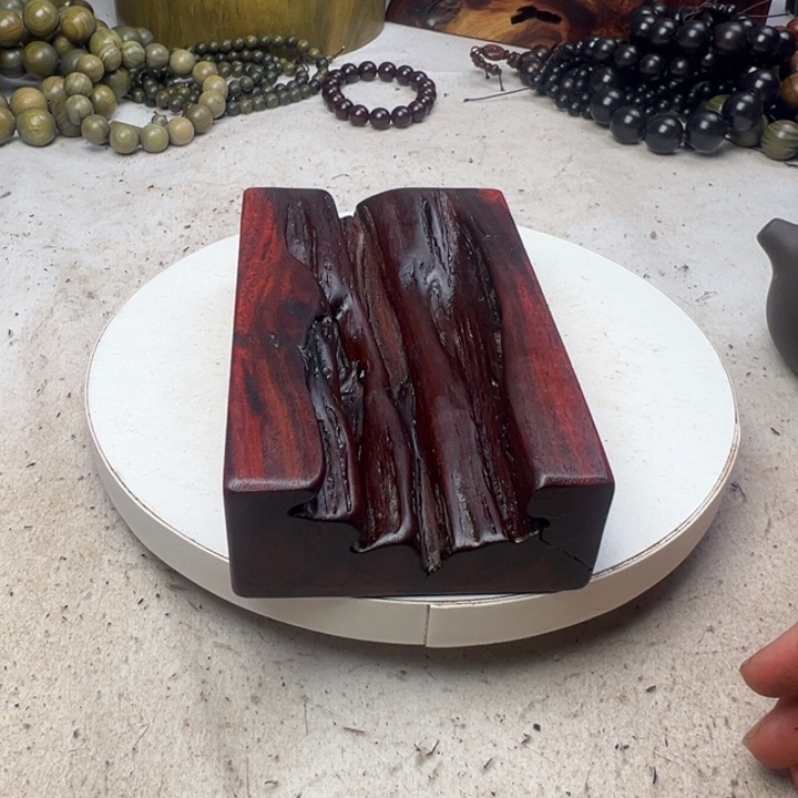 偉***華木赞比亚血檀底座摆件