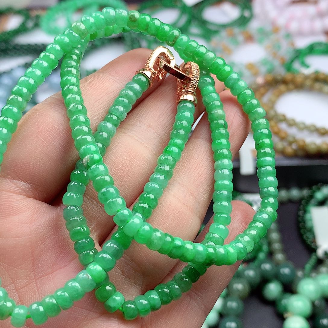 翡翠颈饰未镶嵌项链