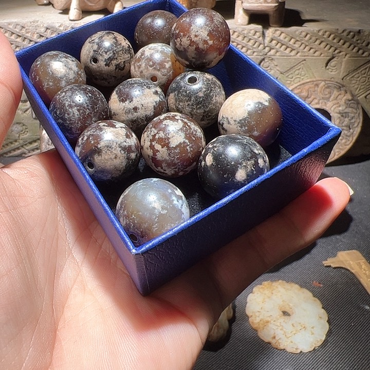 玛瑙/玉髓颈饰合金灵**洞