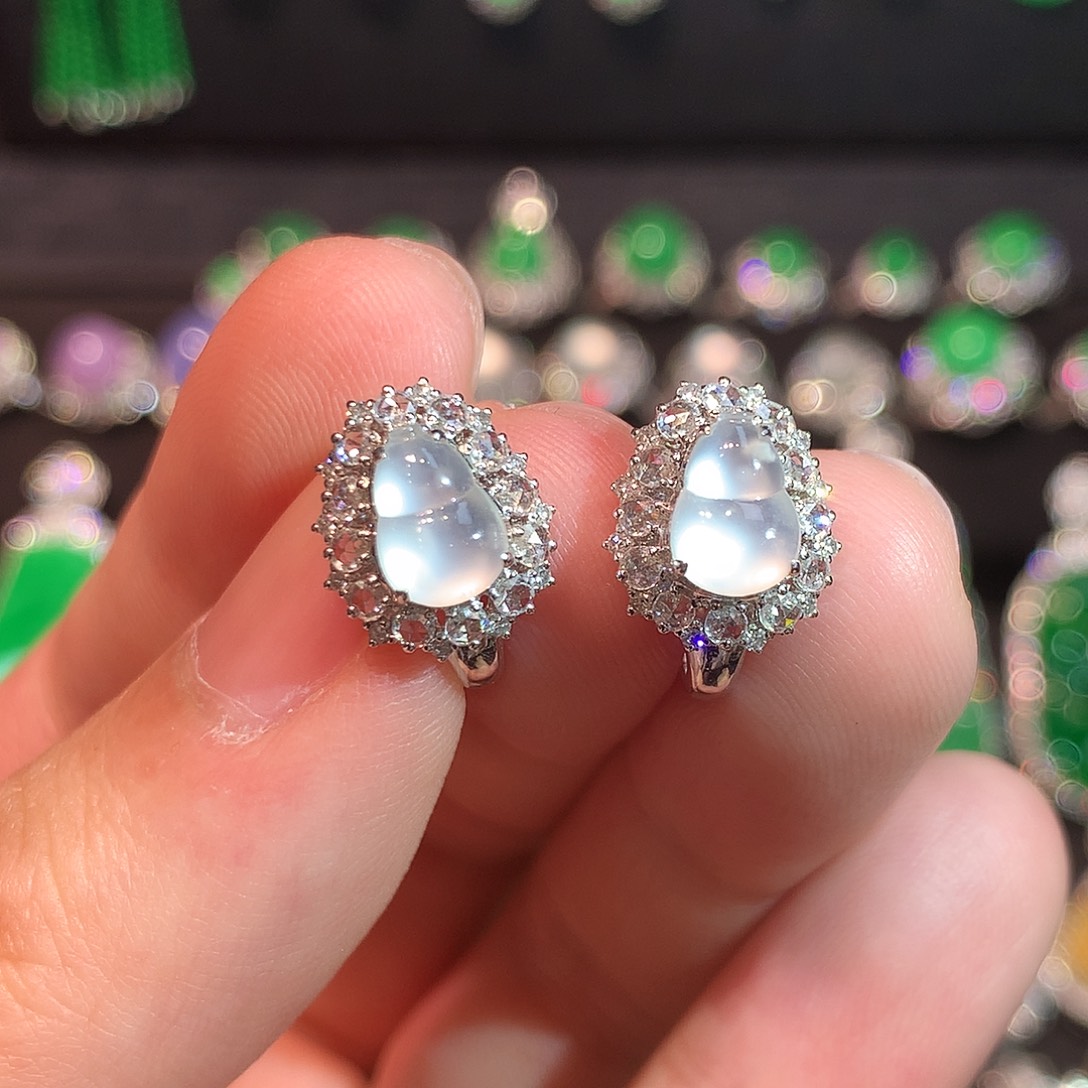 翡翠18K金镶嵌吊坠(赠链)玻璃种起钢葫芦耳包