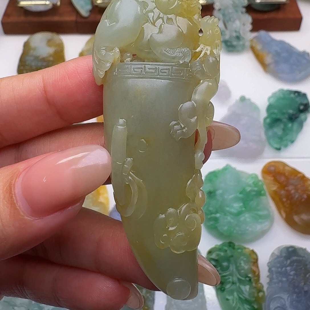 迪***定制翡翠未镶嵌毛货
