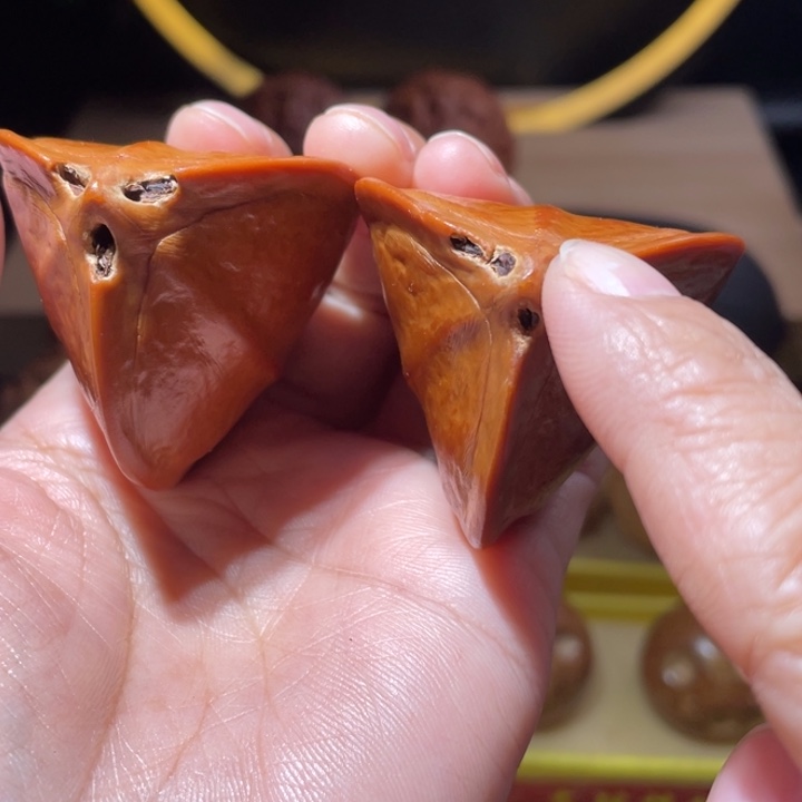 桃核把件三角橄榄核