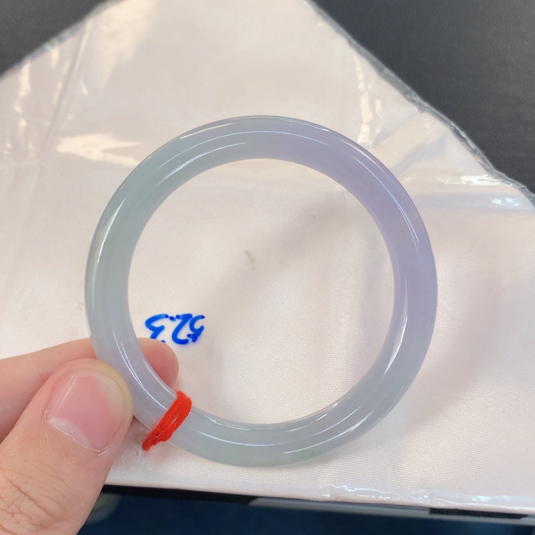 翡翠手镯未镶嵌翡翠