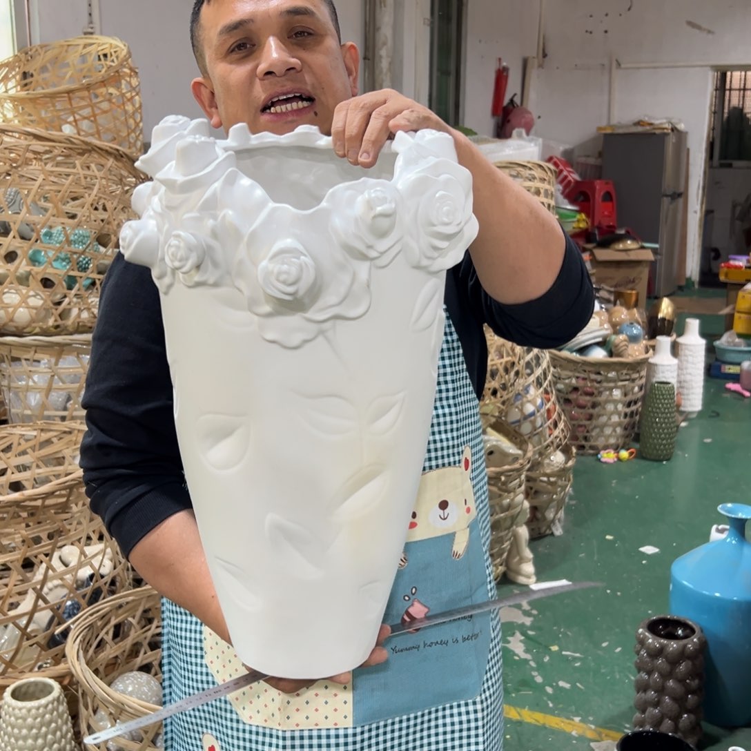 摆件34 号高中低温陶瓷瓶（部分微瑕）