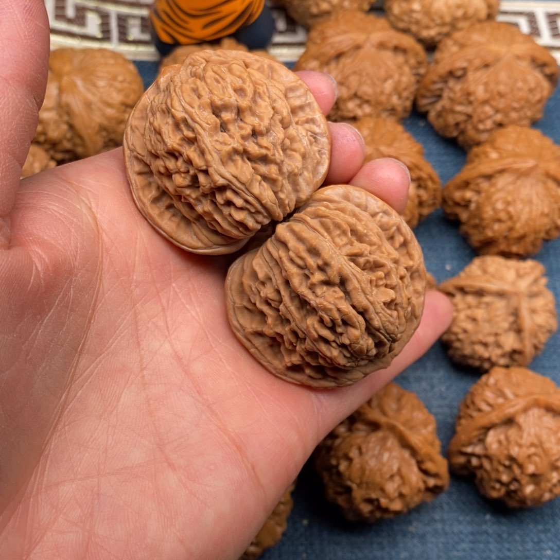 文玩核桃把件42平谷楼