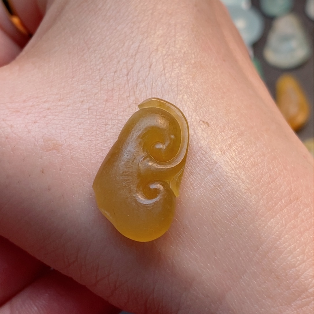 定制翡翠未镶嵌如意