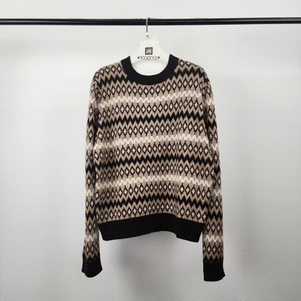 【钱老板推荐】JZD10102169    撞色提花条纹羊毛混纺针织衫