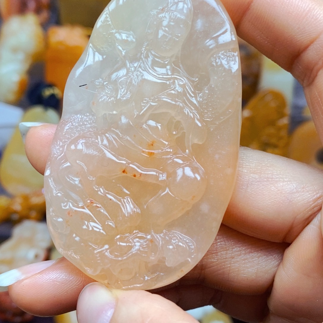 石英质玉（黄龙玉）未镶嵌颈饰