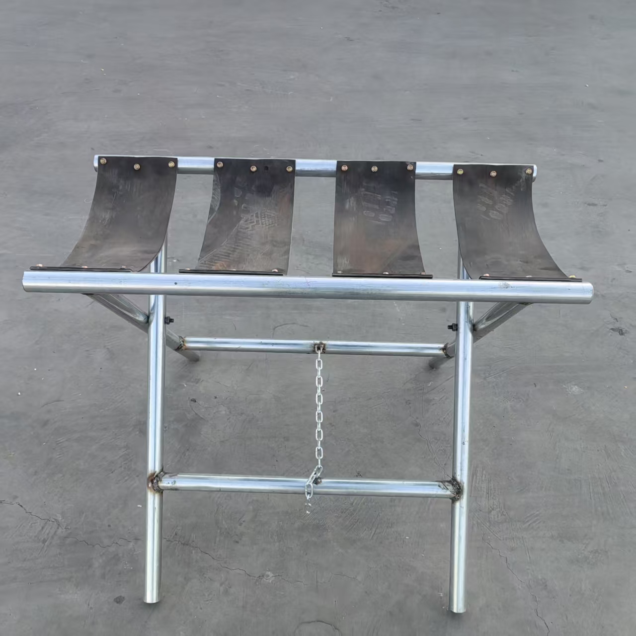 1.5厚宰羊架子 剥羊皮架子 可移动剥羊皮架子