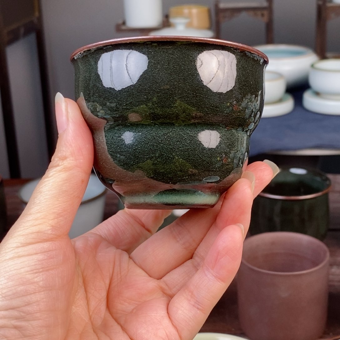 铁胎豆青葫芦杯开片