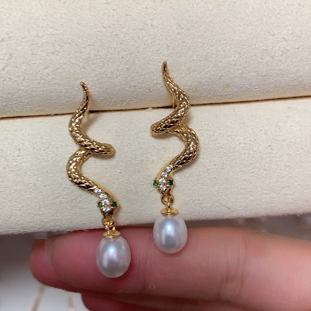 淡水珍珠耳饰合金