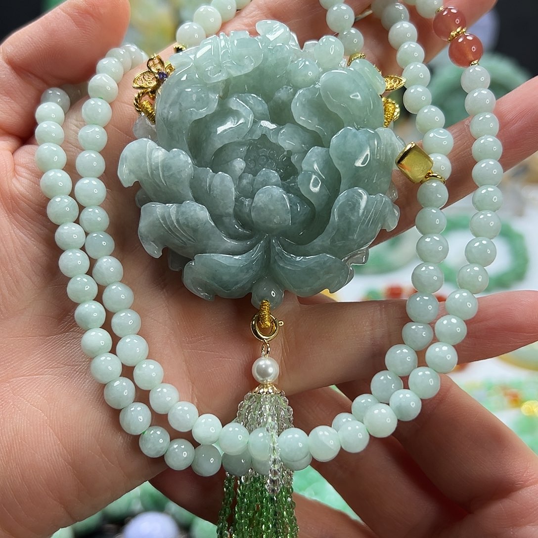 翡翠未镶嵌颈饰吊坠