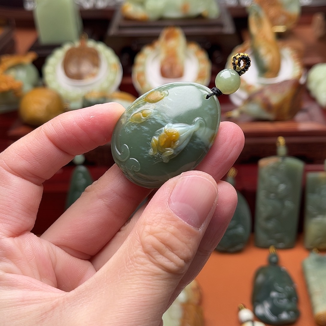 岫岩河磨玉（透闪石质玉）颈饰未镶嵌元*海