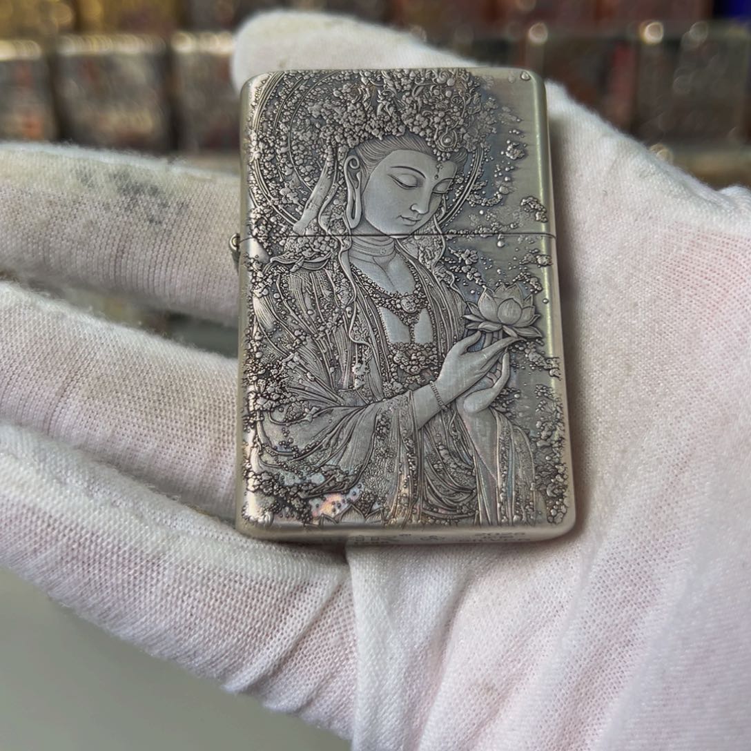 ?**?恒星足银释迦摩尼佛