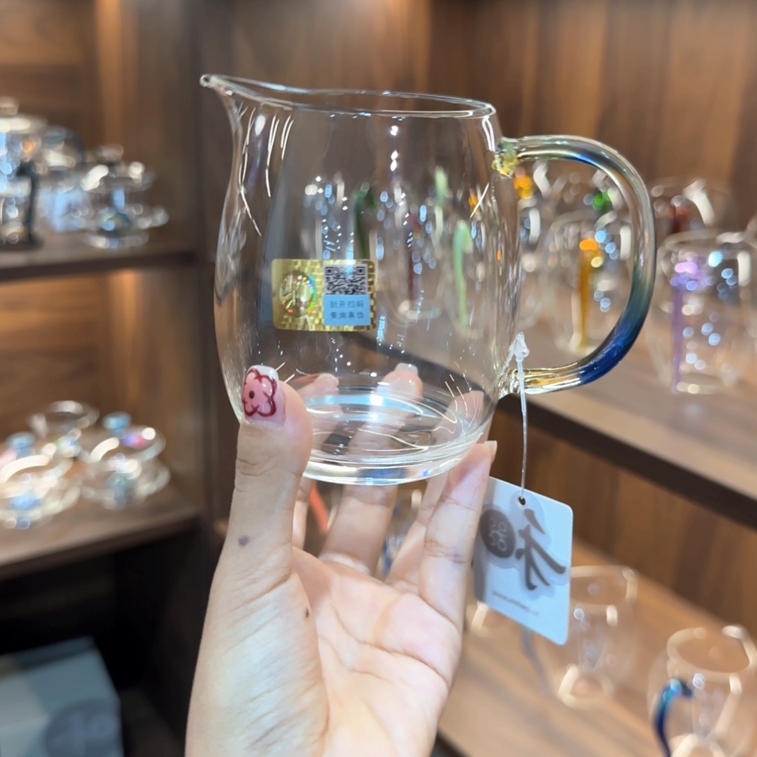 禾器澄然迷翠。。。。