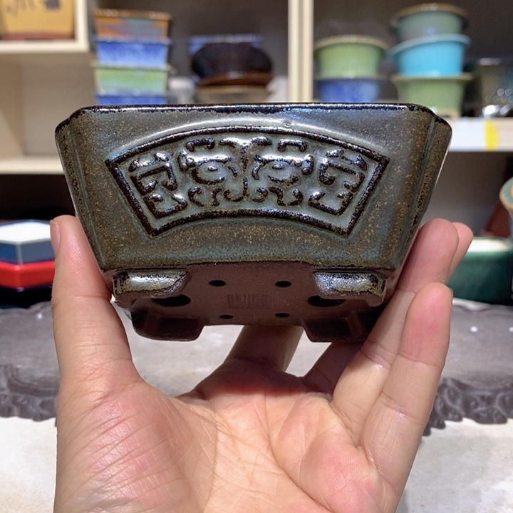 紫砂花盆瑕疵4.5-11-8。。。