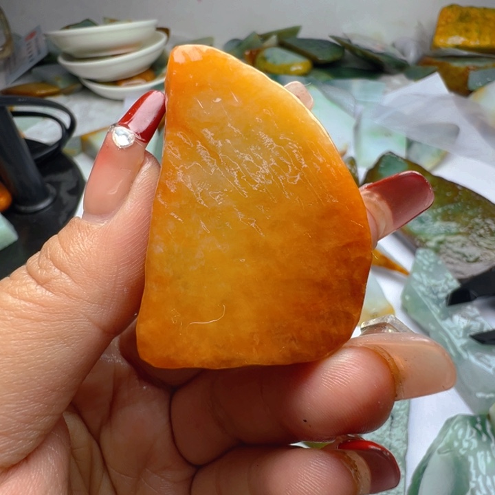 翡翠挂件未镶嵌翡翠