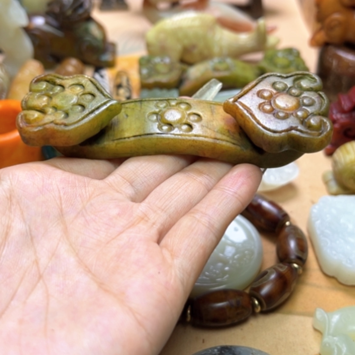 【闪购商品】蛇纹石玉颈饰未镶嵌