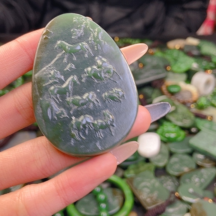 颈饰未镶嵌和田玉