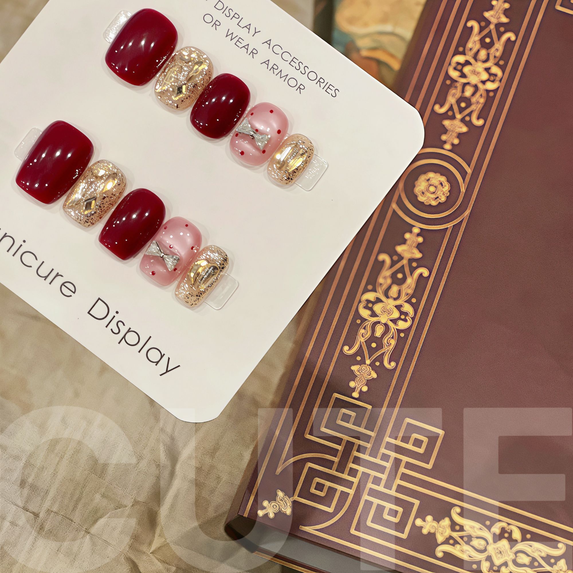 【甜梦千金】秋冬藏红波点猫眼显白气质纯手工穿戴甲高级感美甲