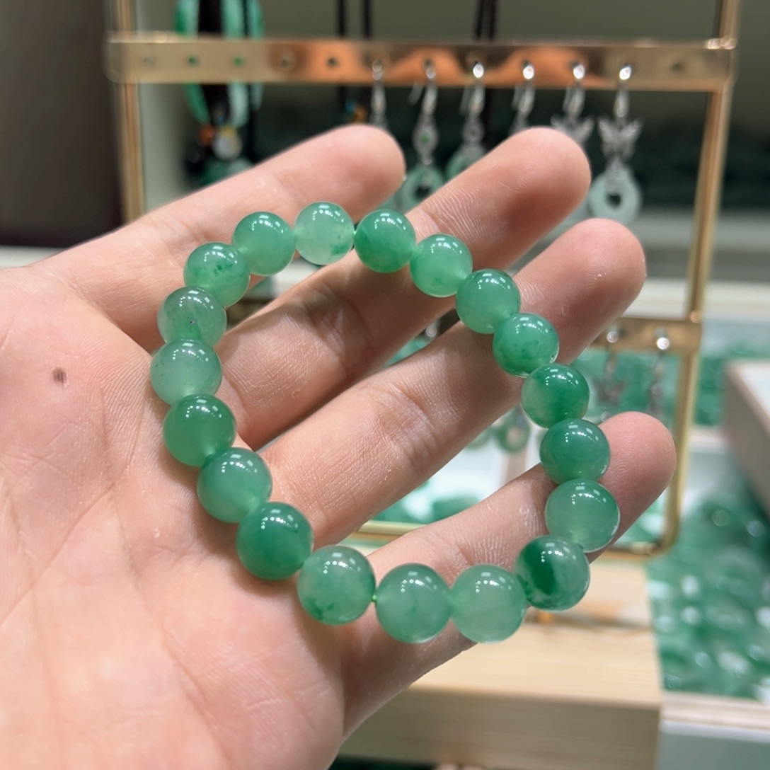 石英质玉颈饰未镶嵌