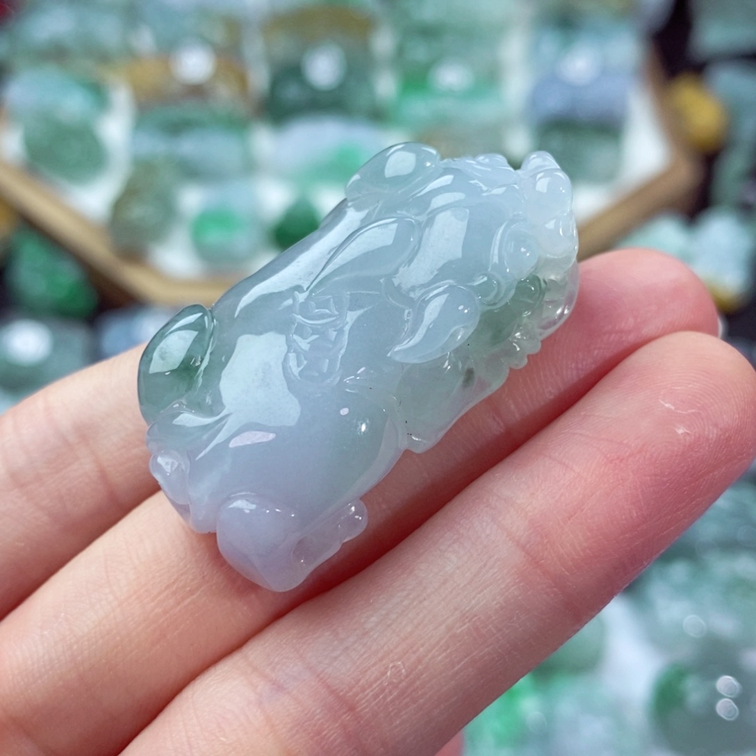 翡翠颈饰未镶嵌天然