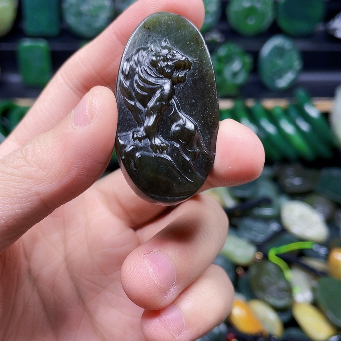 和田玉未镶嵌珠宝奇石