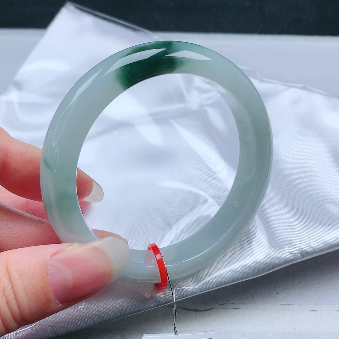 翡翠手镯未镶嵌57圈