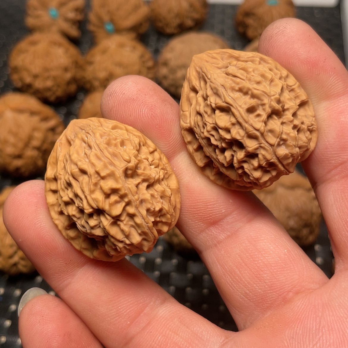 【闪购商品】文玩核桃把件30野生玉枕手捻