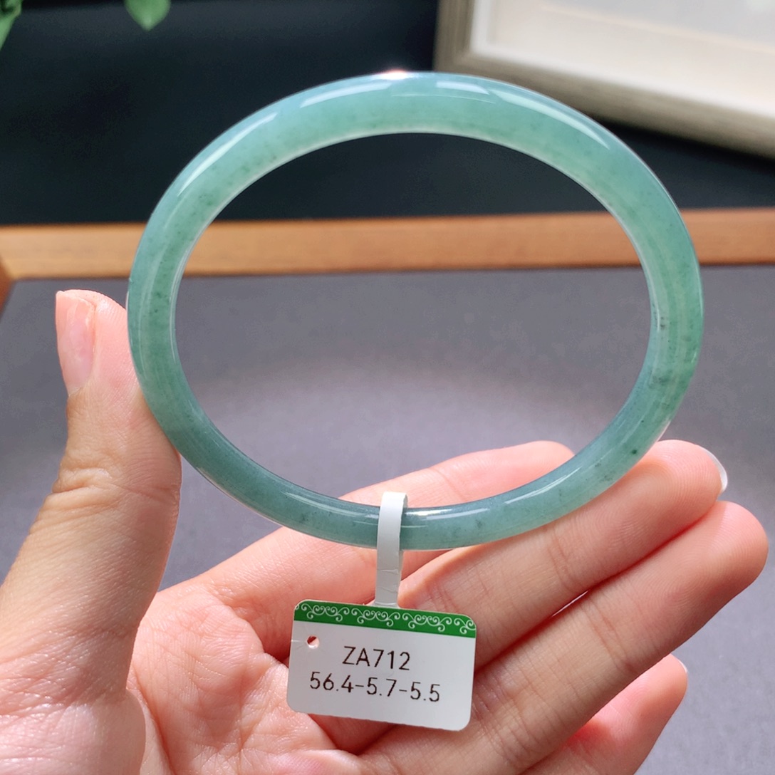 翡翠手镯未镶嵌天然翡翠手镯叮当镯