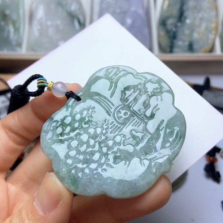 翡翠未镶嵌颈饰翡翠