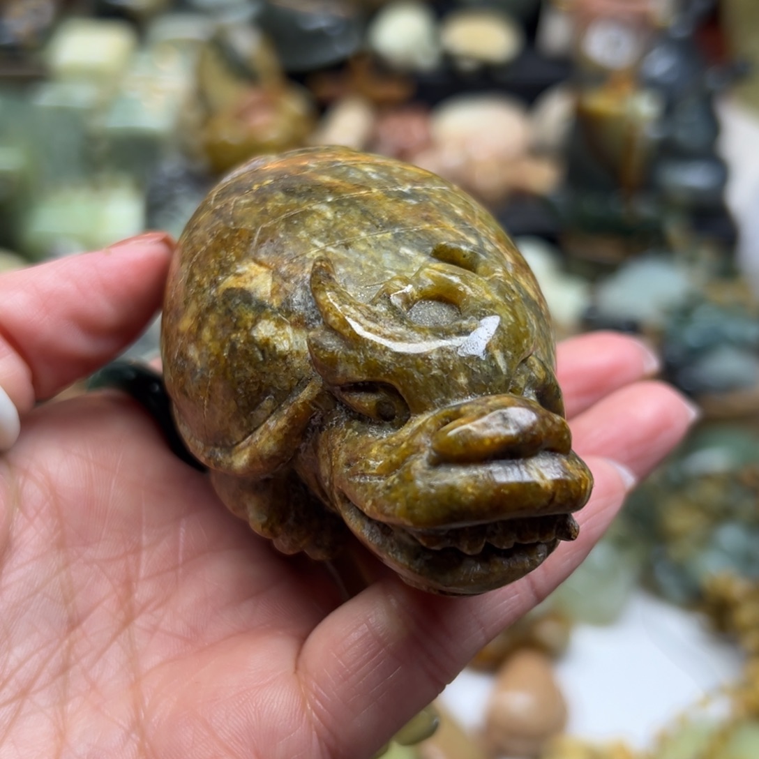 岫岩河磨玉（透闪石质玉）未镶嵌颈饰河磨玉大龙龟