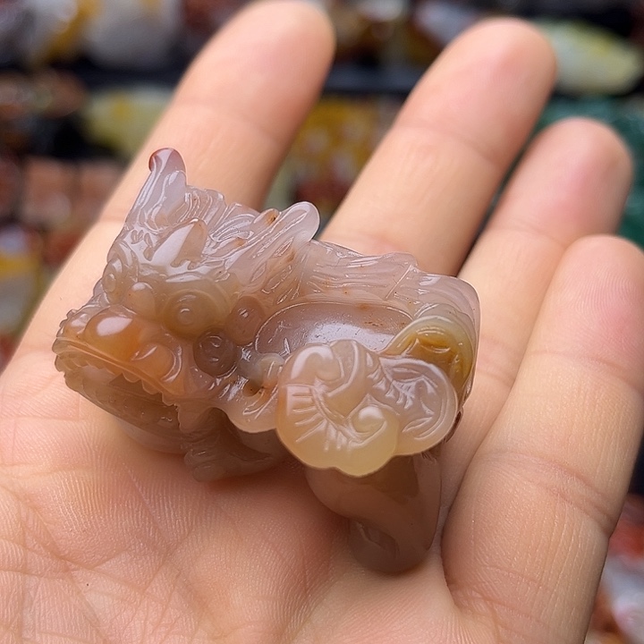 石英质玉（黄龙玉）颈饰未镶嵌