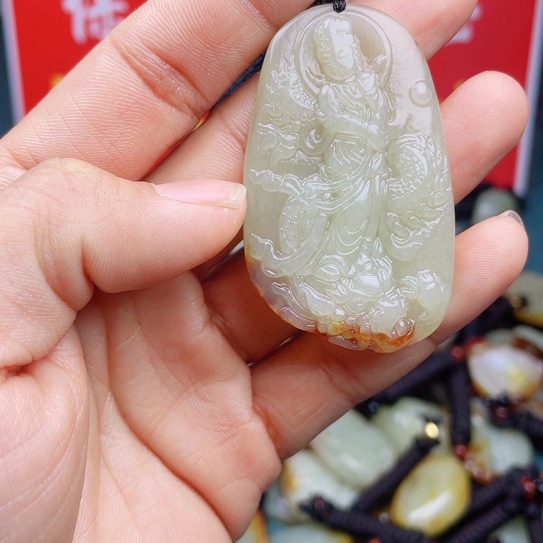 和田玉颈饰未镶嵌