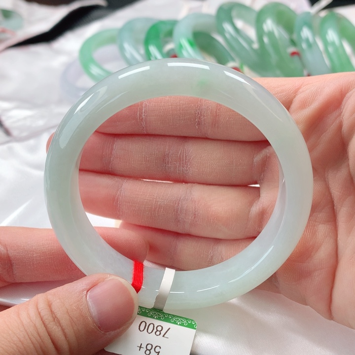 翡翠手镯未镶嵌缅甸A货翡翠手镯