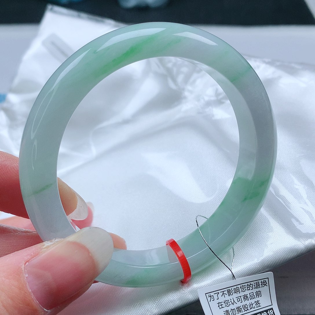 翡翠手镯未镶嵌56+圈