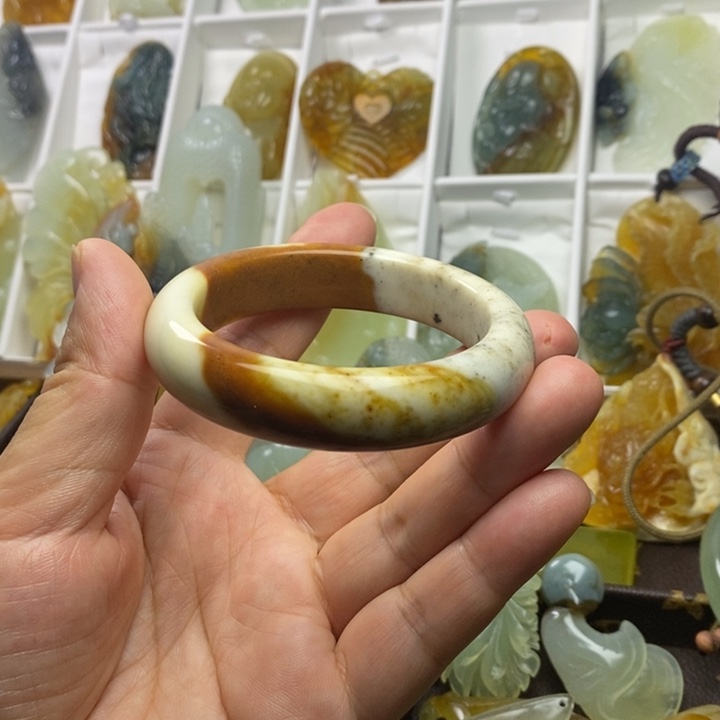 未镶嵌蛇纹石玉手镯