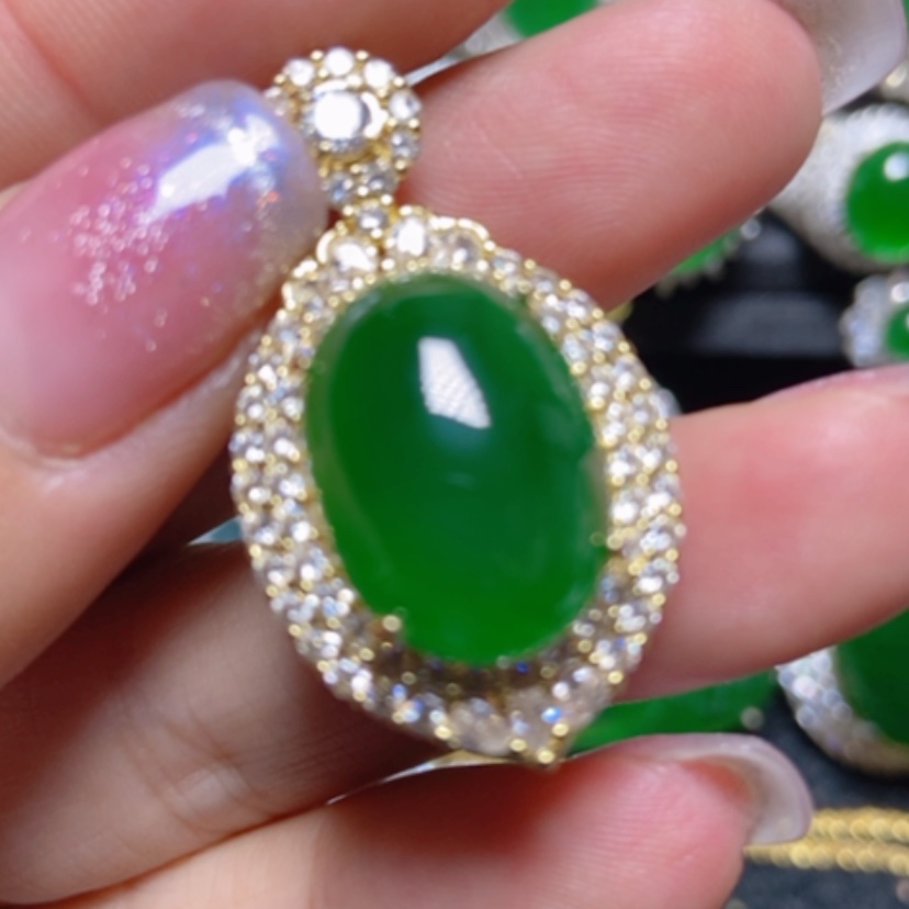 【闪购商品】翡翠颈饰未镶嵌翡翠