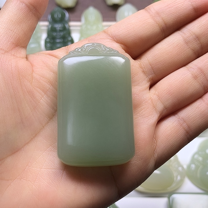 释***有和田玉未镶嵌颈饰