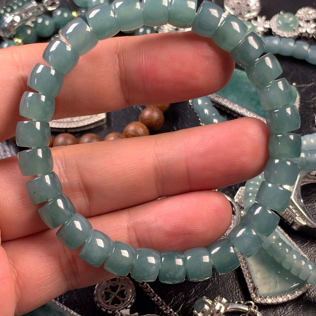 翡翠未镶嵌颈饰卡8直切